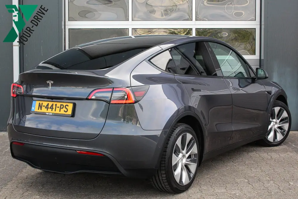 Tesla Model Y Long Range AWD 75 kWh uit 2021, foto 2