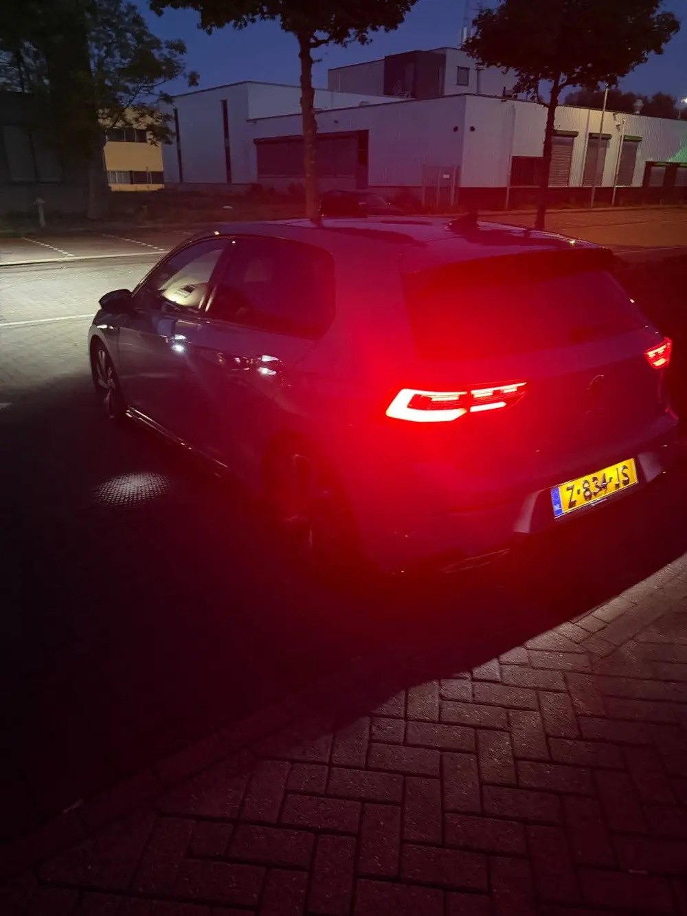 Volkswagen Golf 1.5 Etsi Pano 3x R line 2023 Nardo Grey uit 2023, foto 9