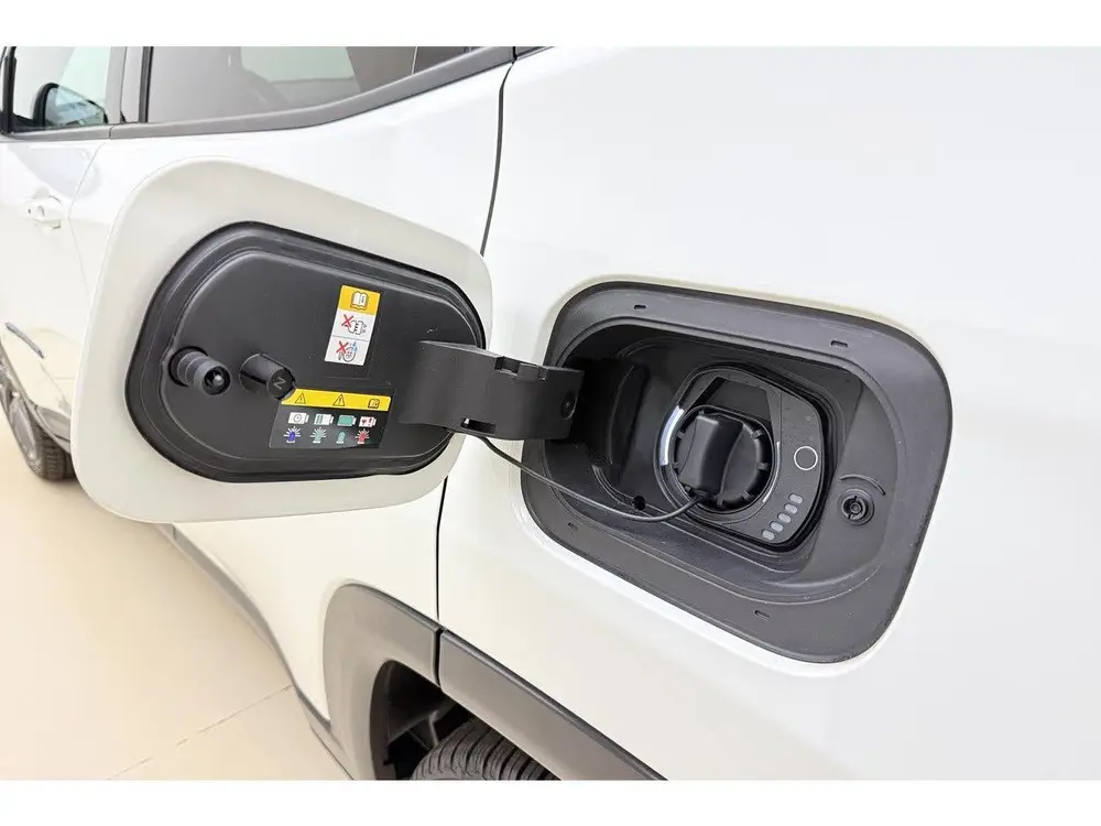 Jeep Compass 4xe 240 Plug-in Hybrid Electric S | Navigatie | uit 2021, foto 17