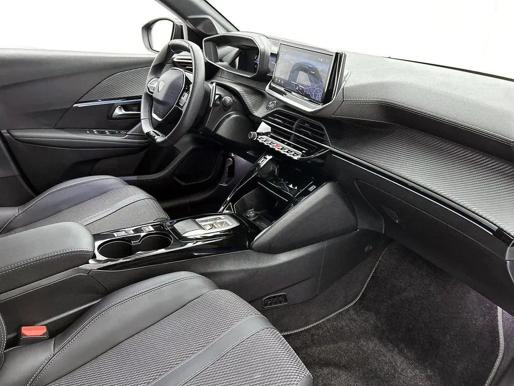 Peugeot 208 1.2 Hybrid 145pk GT Automaat uit 2025, foto 12