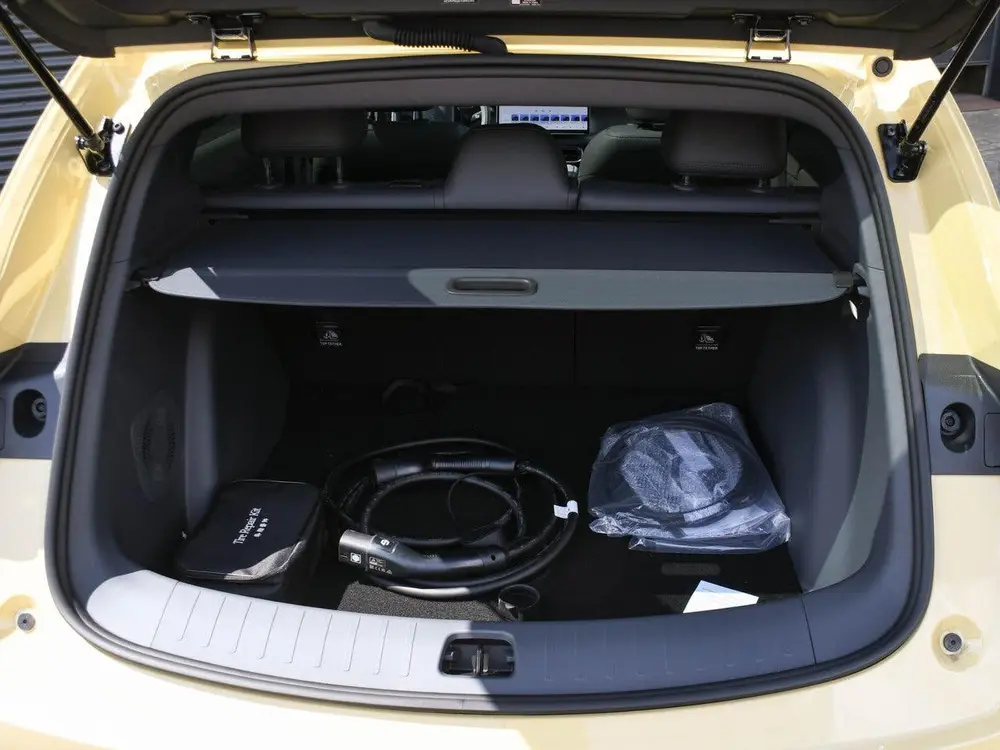 Leapmotor B05 ProMax Design 67.1kWh 218pk Automaat PANO-DAK uit 2026, foto 17