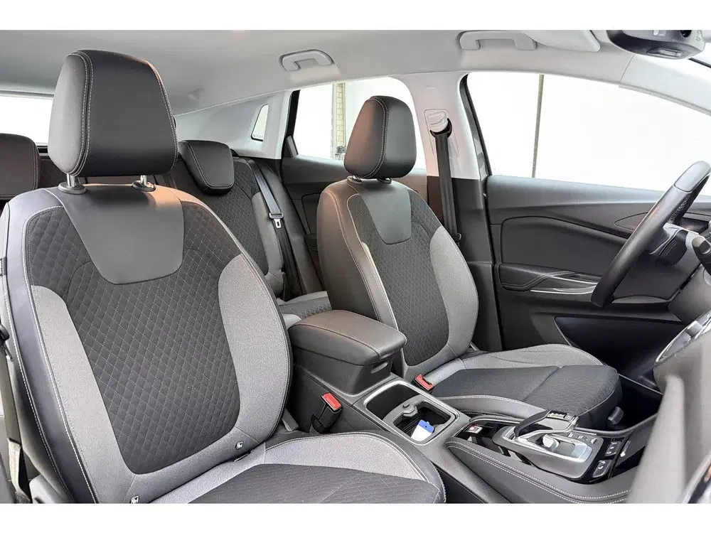 Opel Grandland X 1.6 Turbo Hybrid Innovation uit 2020, foto 15