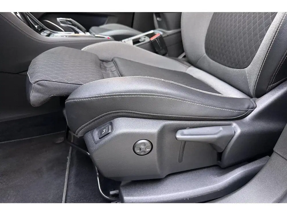 Opel Grandland X 1.6 Turbo Hybrid Innovation uit 2020, foto 19