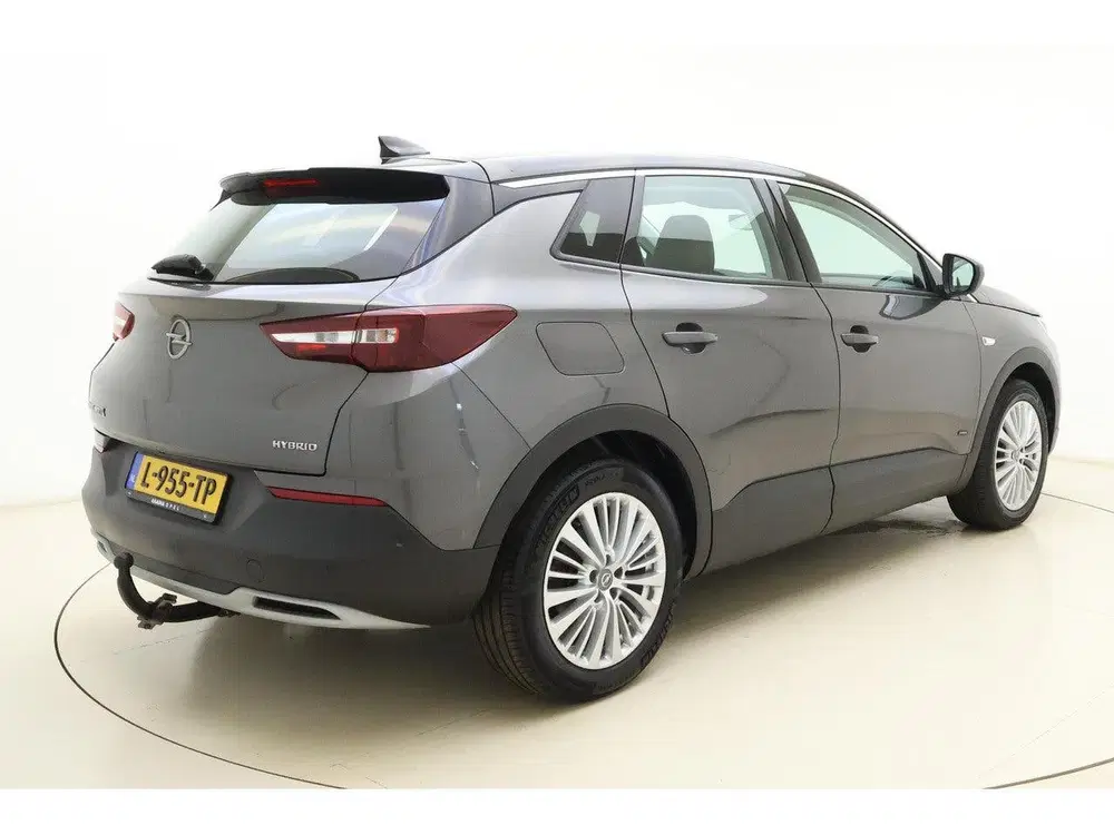 Opel Grandland X 1.6 Turbo Hybrid Innovation uit 2020, foto 2