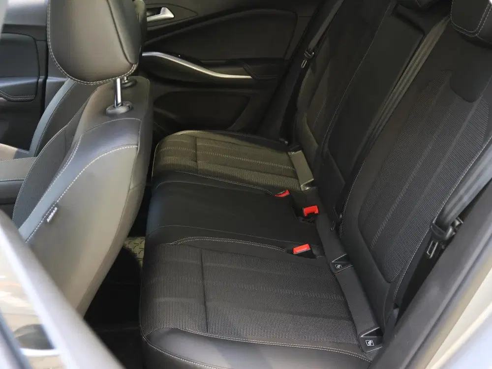 Opel Grandland SUV GS Line 130 pk Automaat uit 2024, foto 16