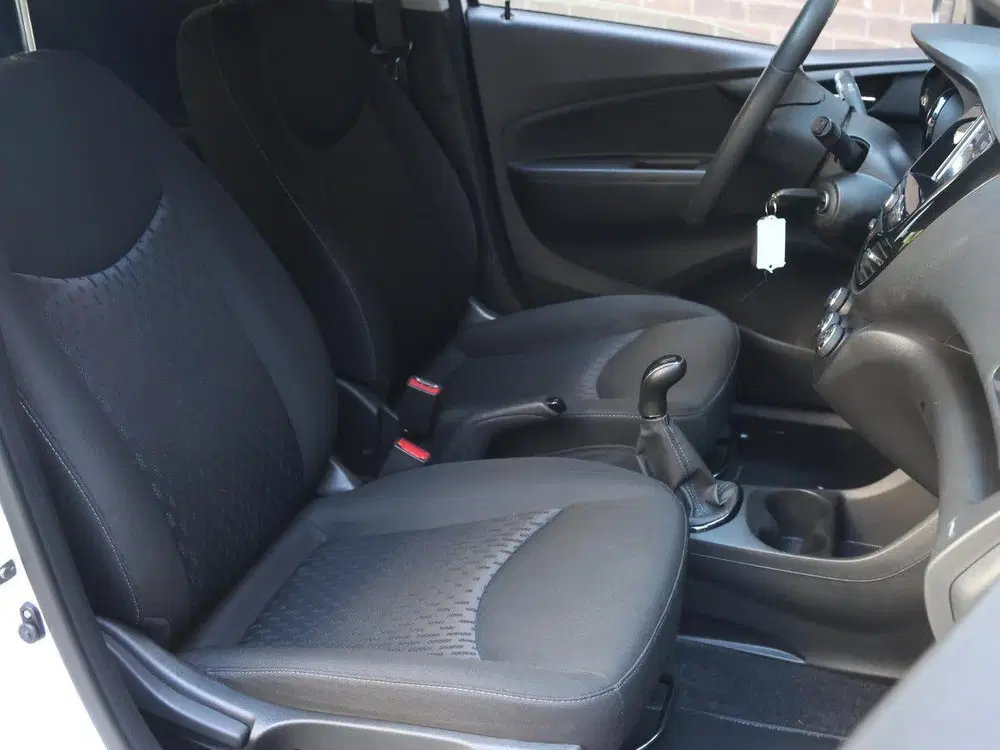 Opel Karl Rocks Online Edition 75pk uit 2019, foto 10