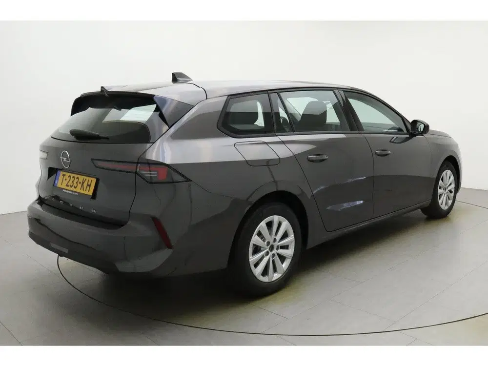 Opel Astra Sports Tourer 1.2 Turbo 110pk Edition uit 2023, foto 2
