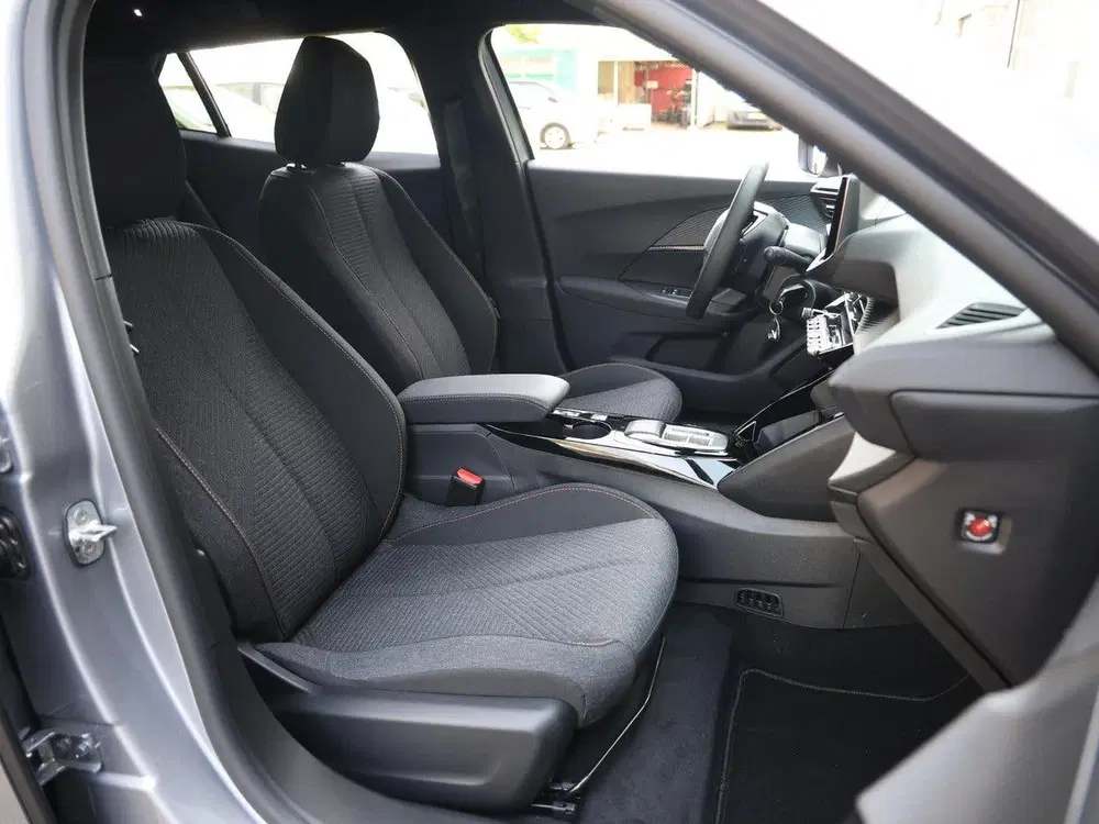 Peugeot 2008 EV Business 54 kWh uit 2025, foto 10