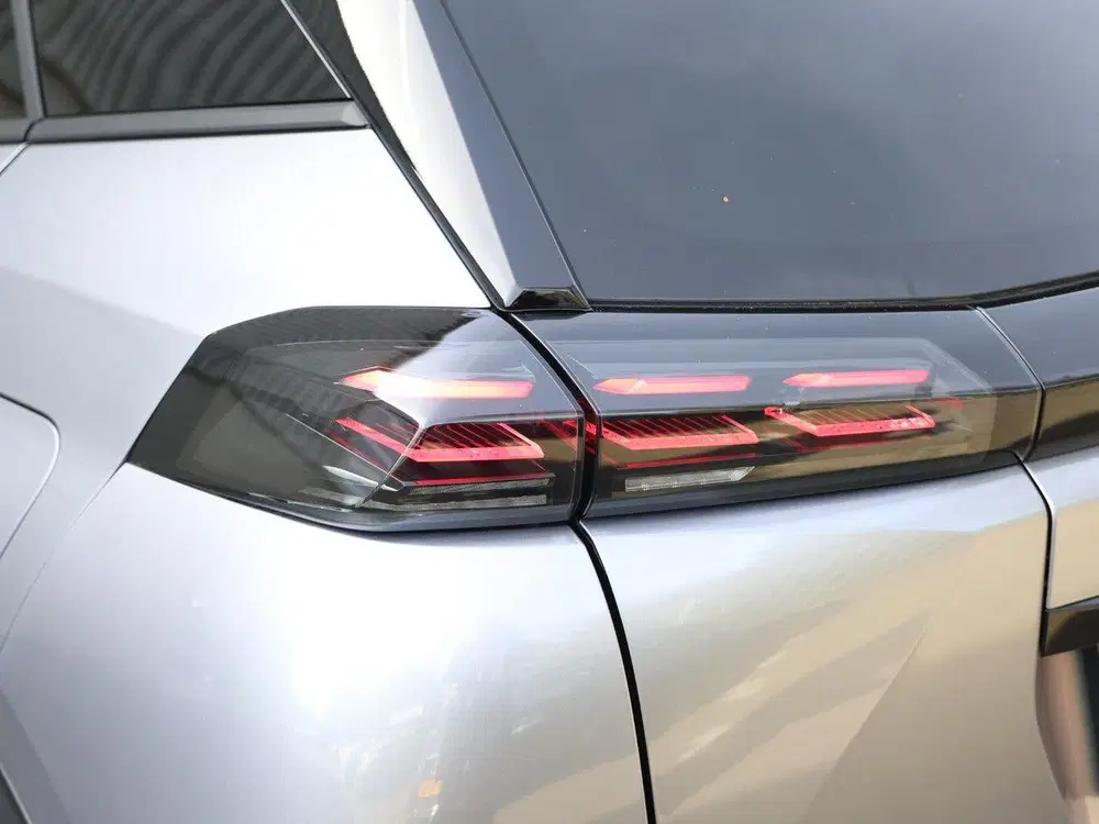 Peugeot 2008 EV Business 54 kWh uit 2025, foto 18