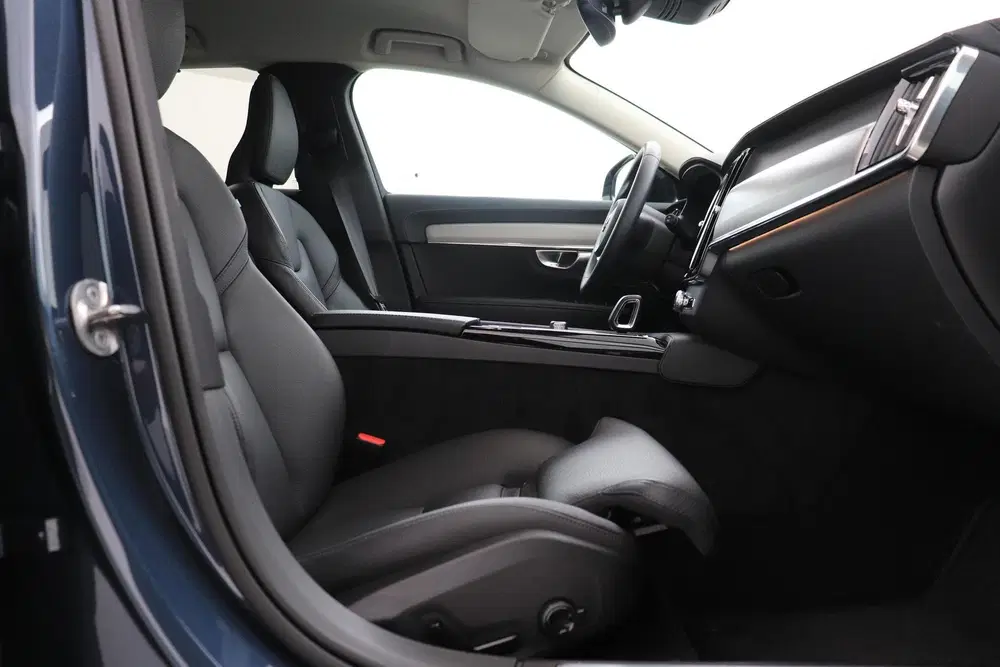 Volvo V90 T8 Plus Dark uit 2024, foto 5