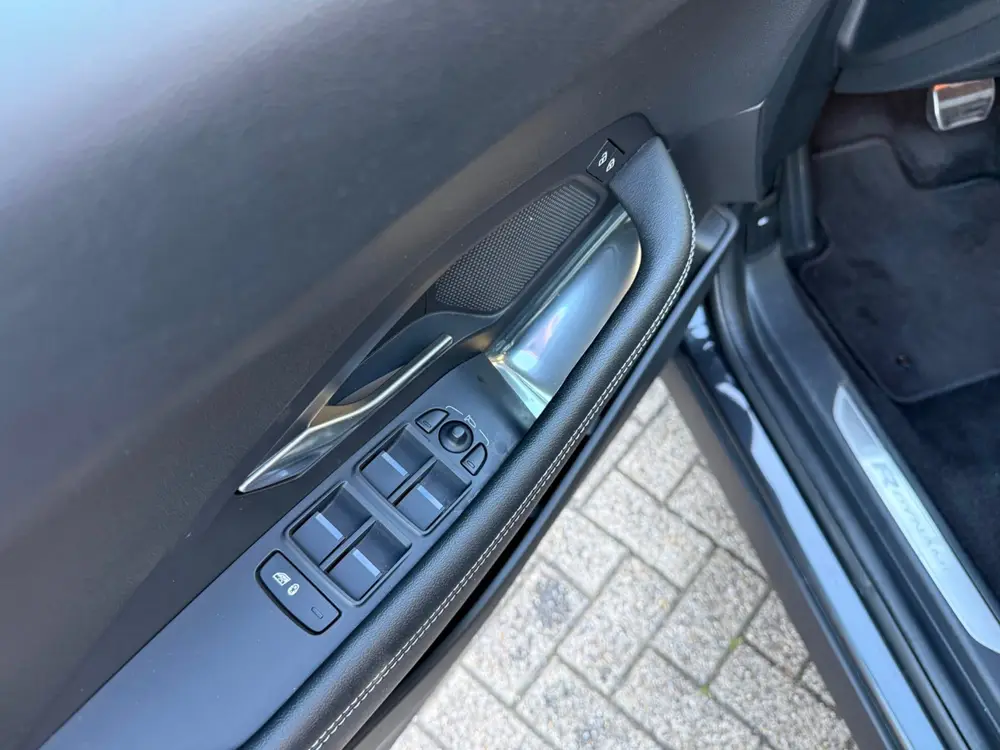 Jaguar E-Pace 1.5 P300e AWD R-Dynamic S *PANORAMA-LEDER-TREK uit 2021, foto 16