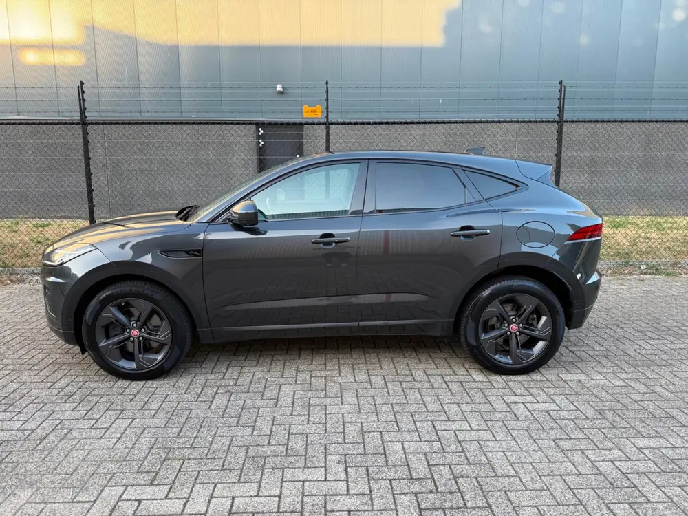 Jaguar E-Pace 1.5 P300e AWD R-Dynamic S *PANORAMA-LEDER-TREK uit 2021, foto 20
