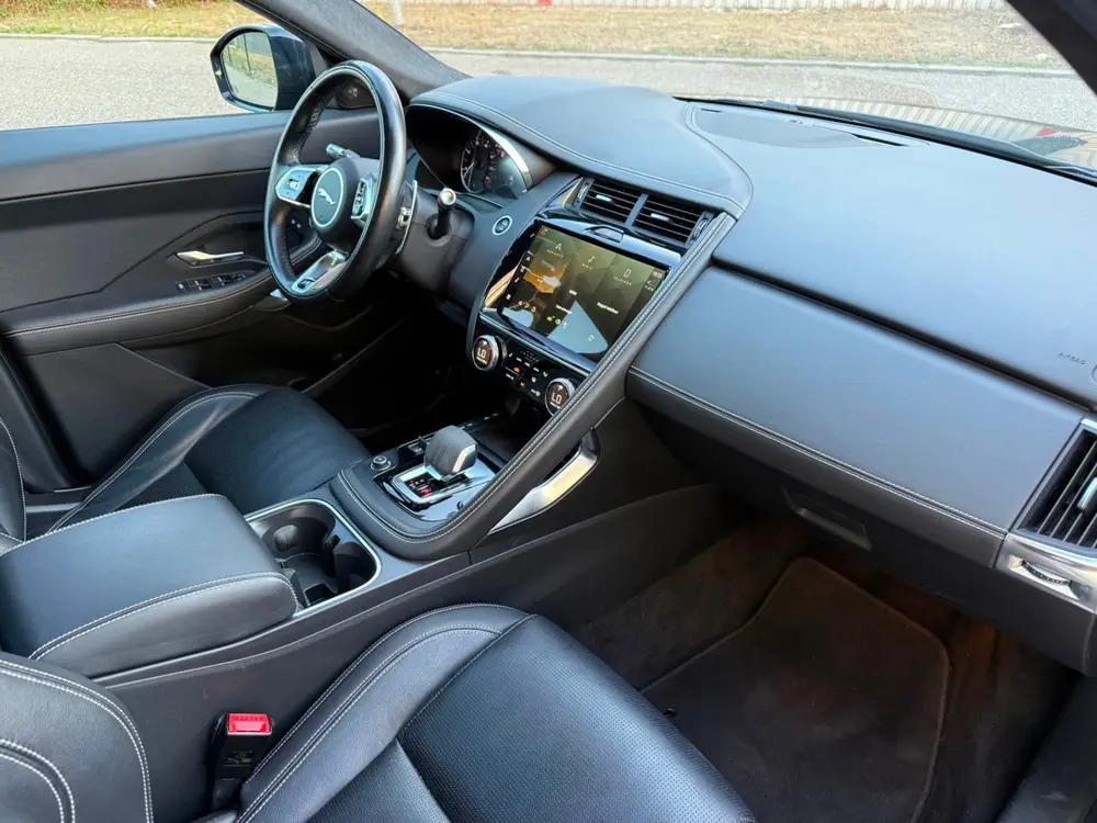 Jaguar E-Pace 1.5 P300e AWD R-Dynamic S *PANORAMA-LEDER-TREK uit 2021, foto 8