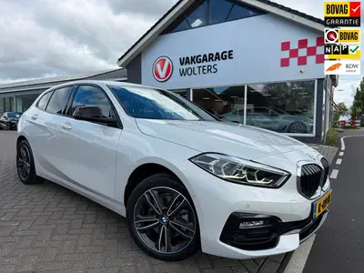 BMW 1-serie 118i Executive Sport Line Aut. RIJKLAARPRI uit 2021