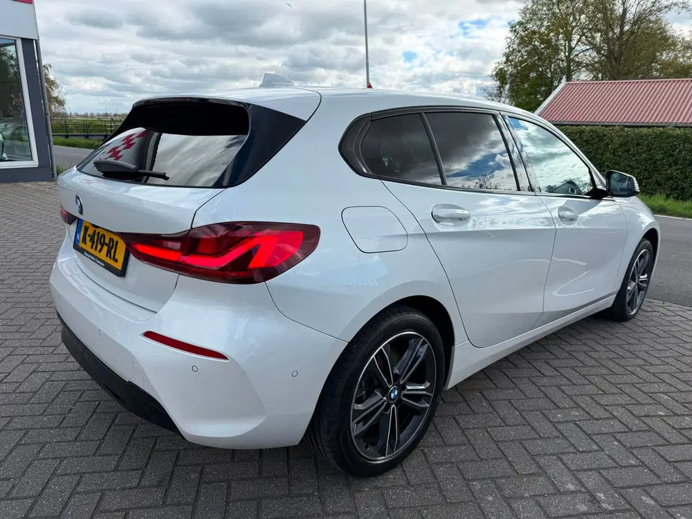 BMW 1-serie 118i Executive Sport Line Aut. RIJKLAARPRI uit 2021, foto 11