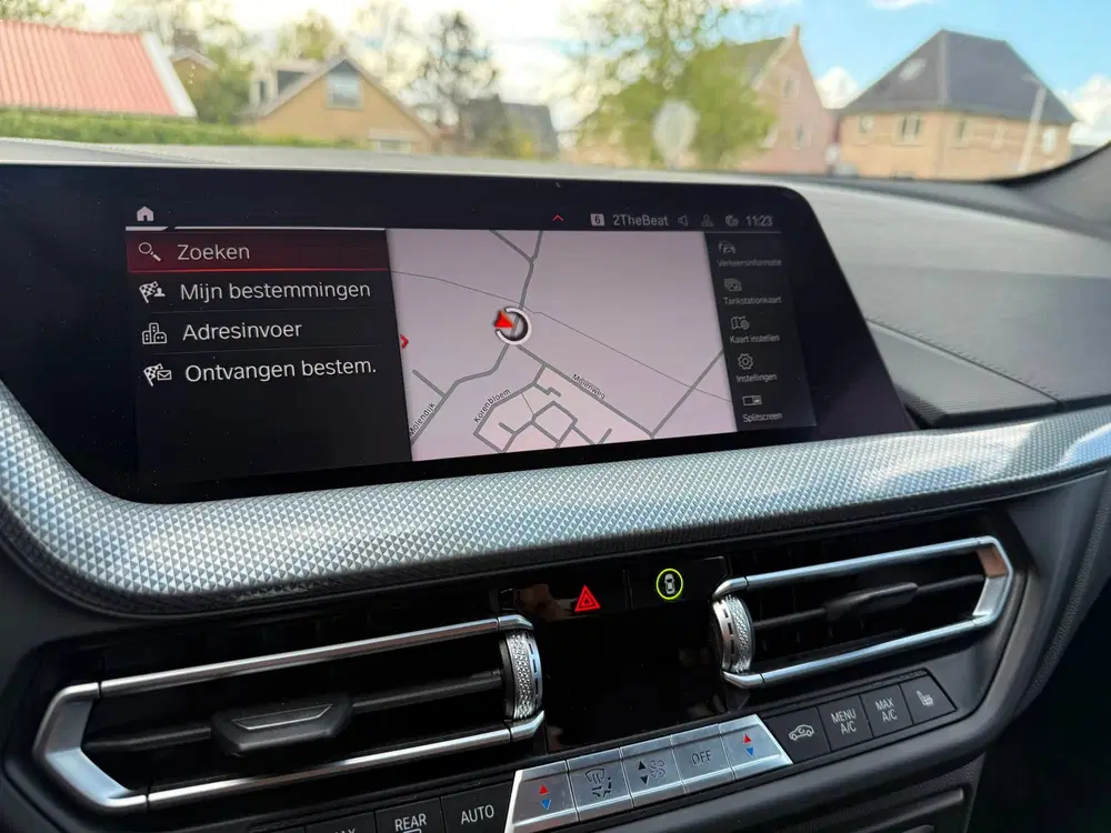 BMW 1-serie 118i Executive Sport Line Aut. RIJKLAARPRI uit 2021, foto 18