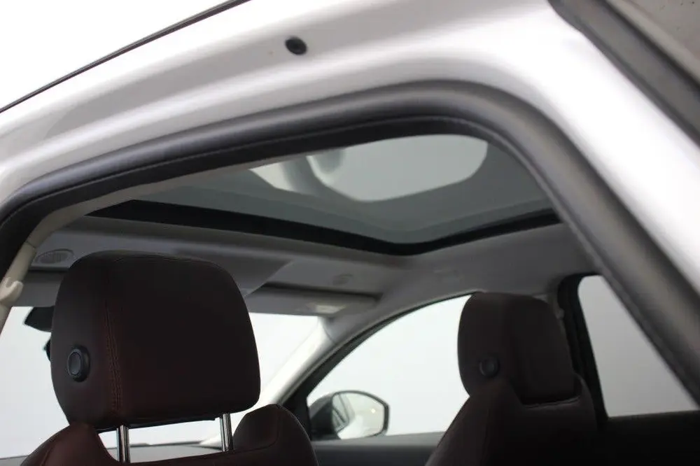 Jaguar E-Pace 1.5 P300e AWD R-Dynamic HSE - Panorama, Carpla uit 2022, foto 7