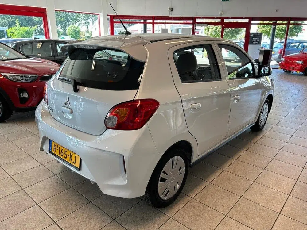 Mitsubishi Space Star 1.2 CONNECT+ uit 2022, foto 3
