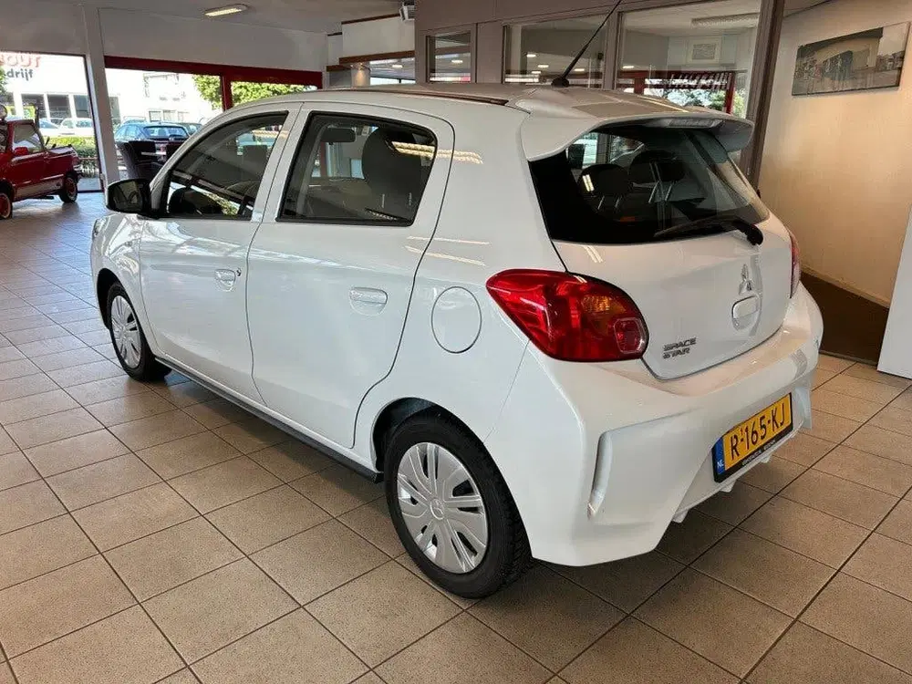 Mitsubishi Space Star 1.2 CONNECT+ uit 2022, foto 4