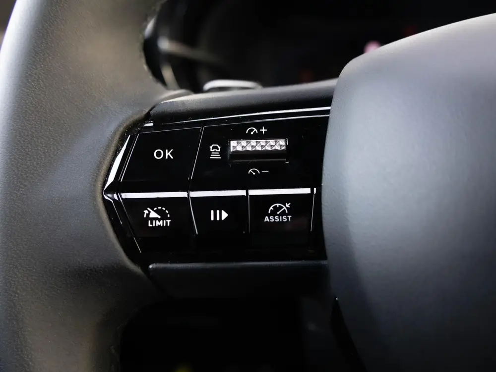Alfa Romeo Junior 1.2 Turbo Hybrid Ibrida Speciale uit 2025, foto 11