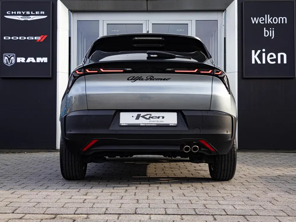 Alfa Romeo Junior 1.2 Turbo Hybrid Ibrida Speciale uit 2025, foto 18