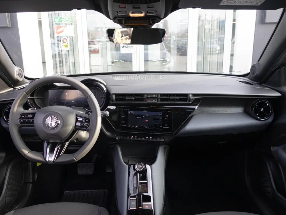 Alfa Romeo Junior 1.2 Turbo Hybrid Ibrida Speciale uit 2025, foto 2
