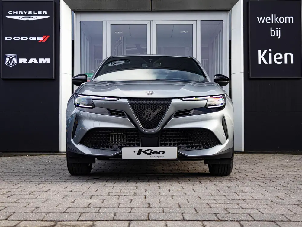 Alfa Romeo Junior 1.2 Turbo Hybrid Ibrida Speciale uit 2025, foto 9