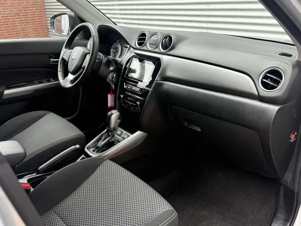 Suzuki Vitara 1.0 Boosterjet Autom Led Carplay Cruise Camera uit 2019, foto 4