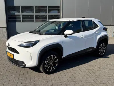 Toyota Yaris Cross 1.5 HYBRIDE 115pk Stoelverw. uit 2025