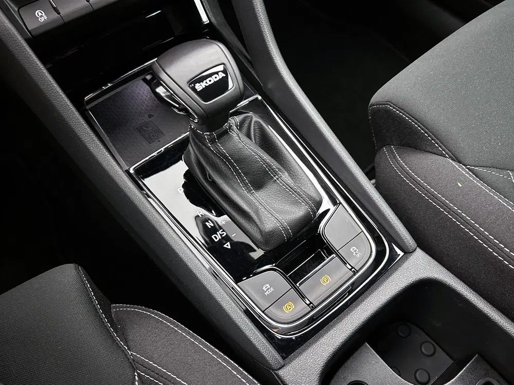 Skoda Karoq 1.5 TSI ACT Sportline Business uit 2024, foto 19