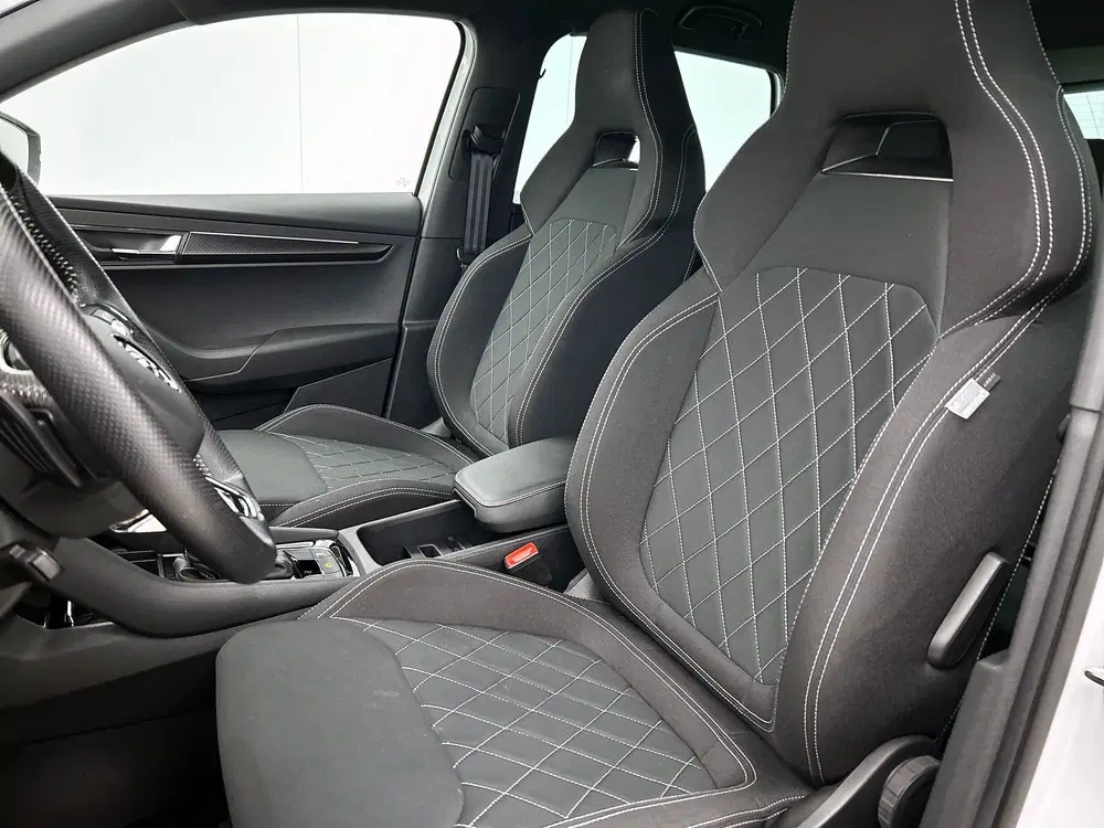 Skoda Karoq 1.5 TSI ACT Sportline Business uit 2024, foto 5