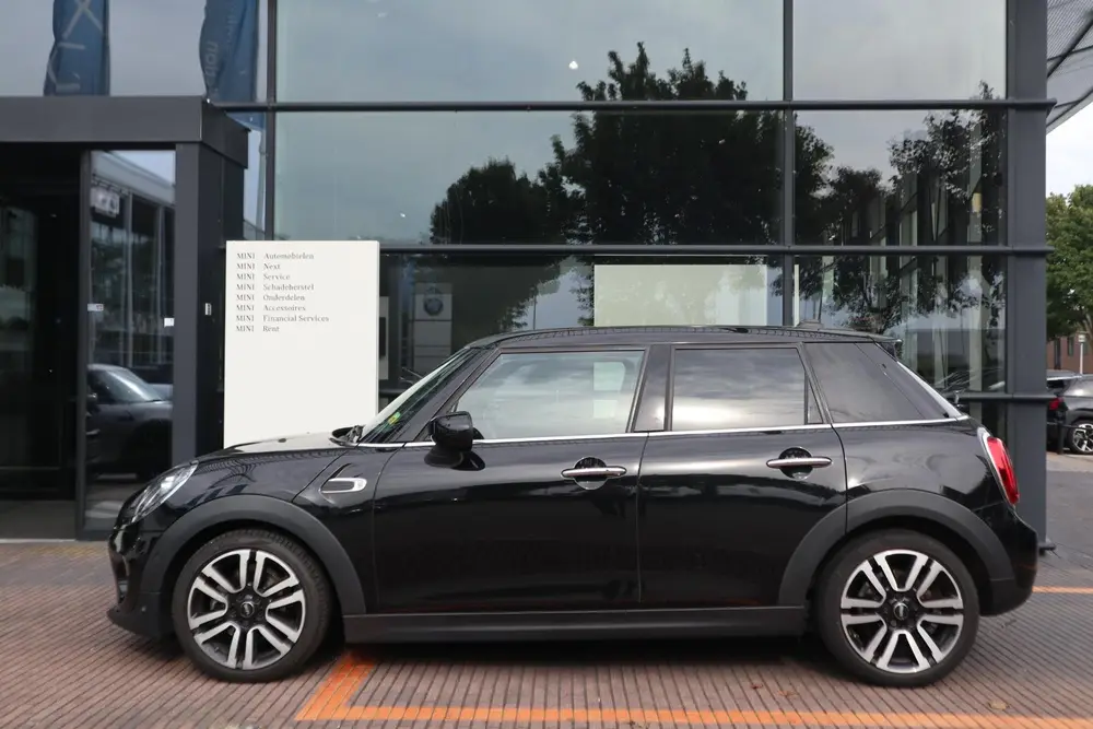 Mini Cooper Cooper uit 2020, foto 3