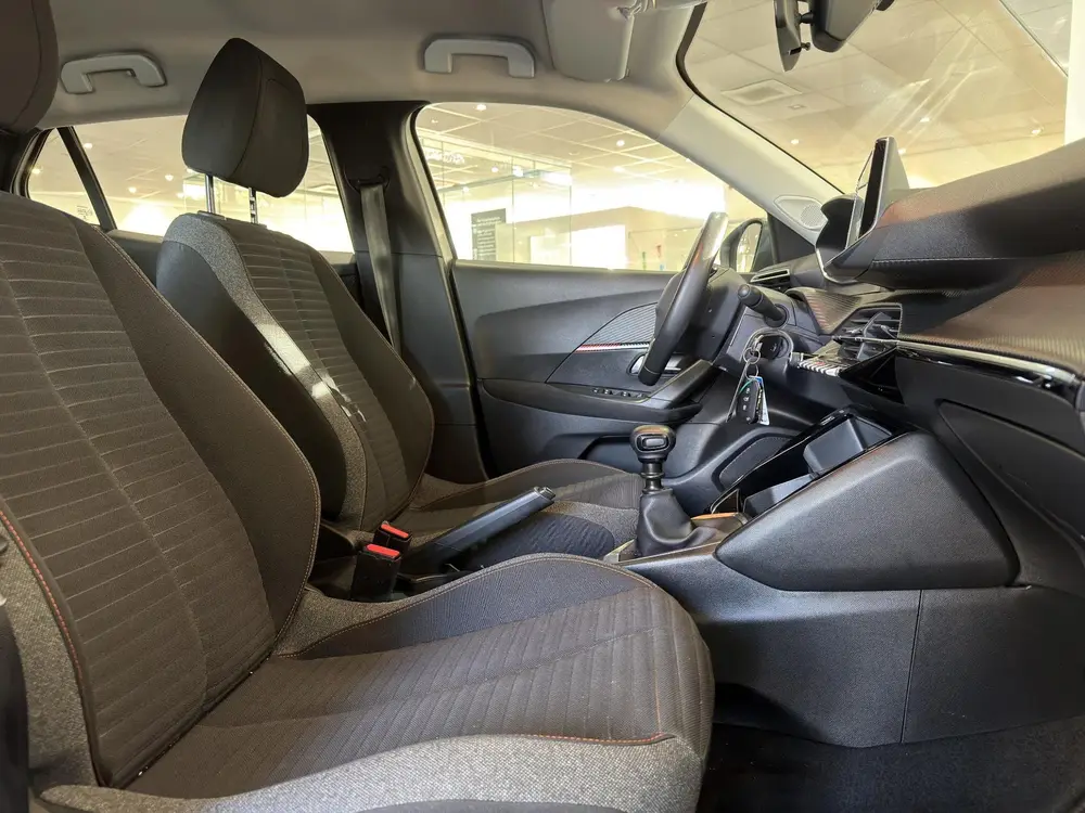 Peugeot 2008 1.2 PureTech Active uit 2021, foto 11