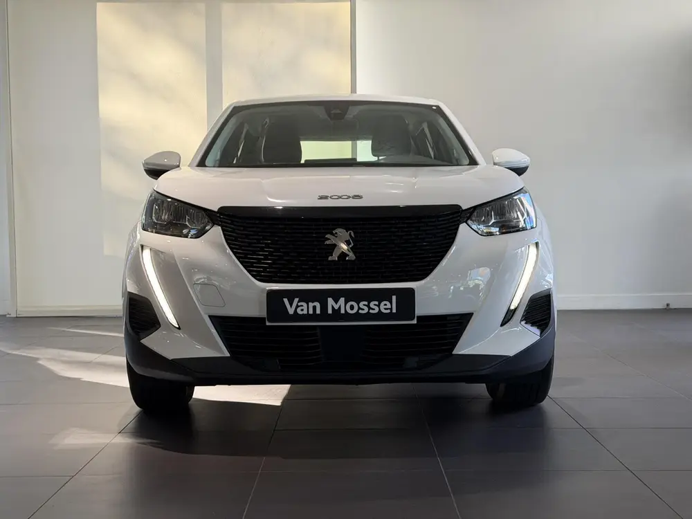 Peugeot 2008 1.2 PureTech Active uit 2021, foto 2