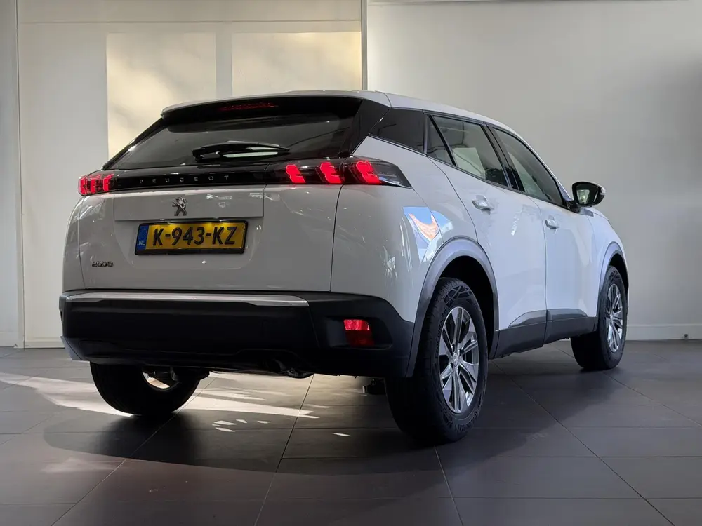 Peugeot 2008 1.2 PureTech Active uit 2021, foto 4