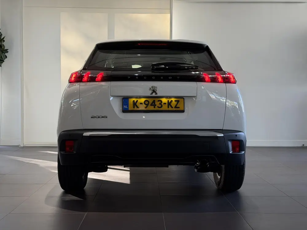 Peugeot 2008 1.2 PureTech Active uit 2021, foto 5