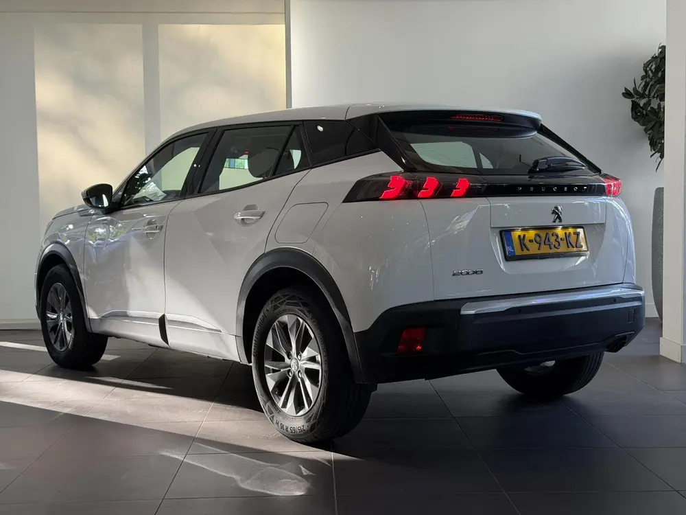 Peugeot 2008 1.2 PureTech Active uit 2021, foto 6