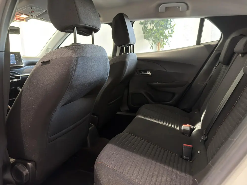 Peugeot 2008 1.2 PureTech Active uit 2021, foto 8