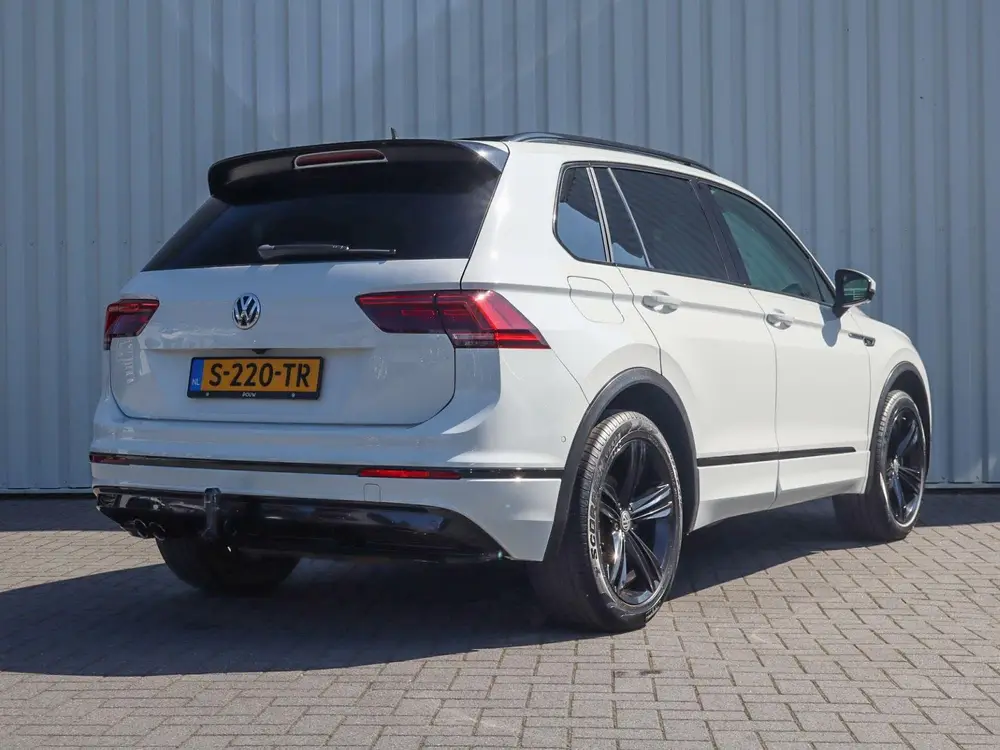 Volkswagen Tiguan 2.0 TSI 190pk DSG 4Motion Highline Busines uit 2019, foto 2