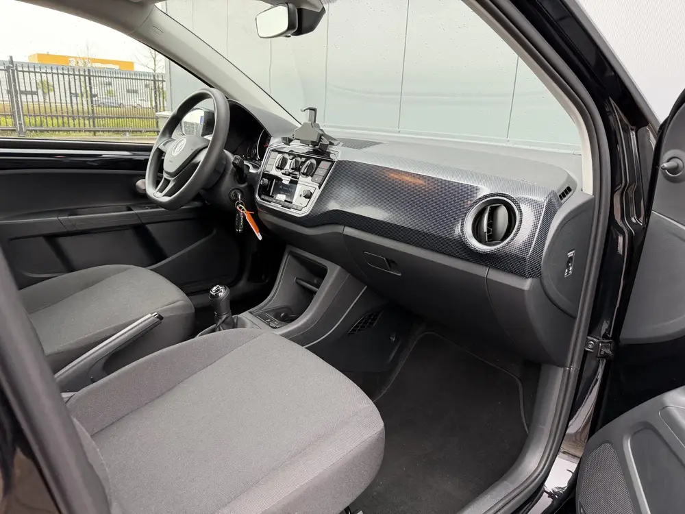 Volkswagen Up! 1.0 uit 2024, foto 14