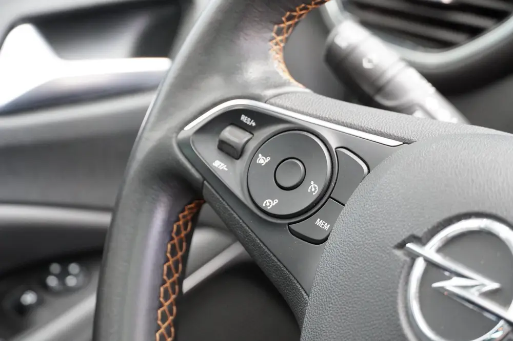 Opel Crossland 1.2 Turbo Automaat Pano uit 2019, foto 18