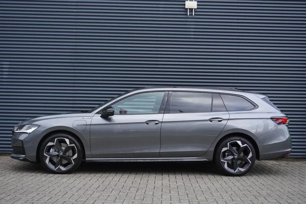 Skoda Superb 1.5 TSI 150pk PHEV Sportline Business uit 2026, foto 11