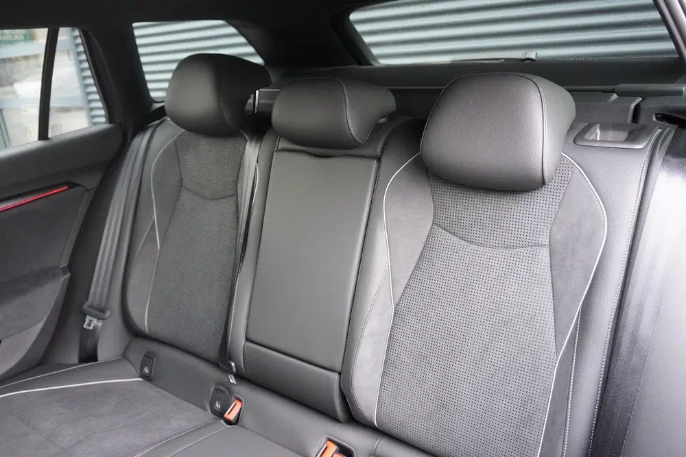 Skoda Superb 1.5 TSI 150pk PHEV Sportline Business uit 2026, foto 6