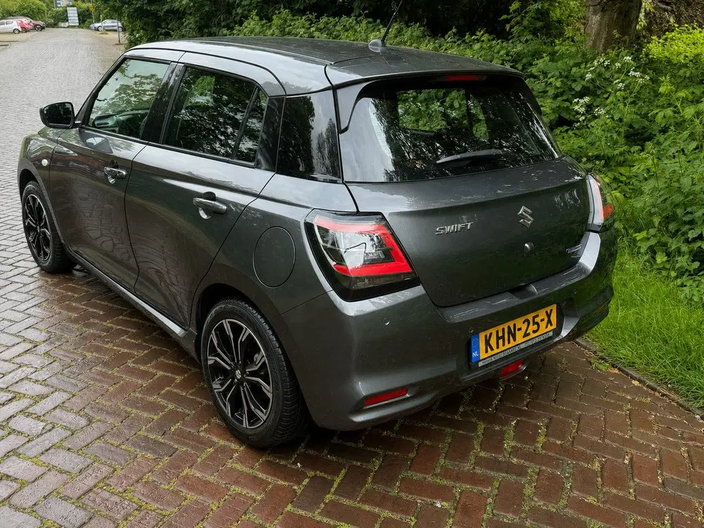 Suzuki Swift 1.2 Comfort Smart Hybrid 1 Eig.b.j. 10-202 uit 2024, foto 2