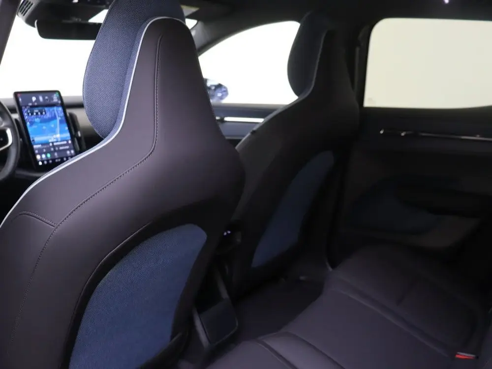 Volvo EX30 Single motor Extended Plus 69 kWh uit 2024, foto 10