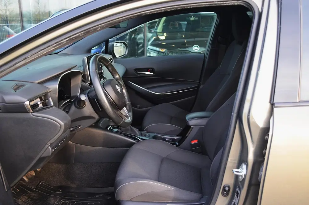 Toyota Corolla 2.0 Hybrid Executive uit 2019, foto 12