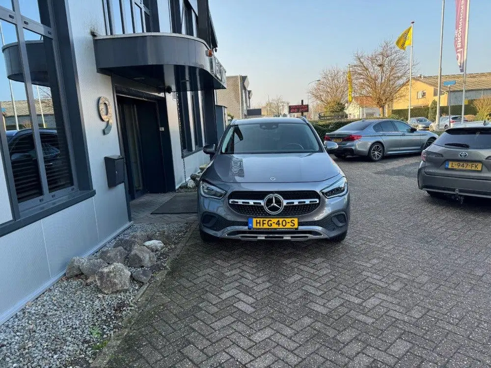 Mercedes-Benz GLA e EQ Headup uit 2021, foto 2