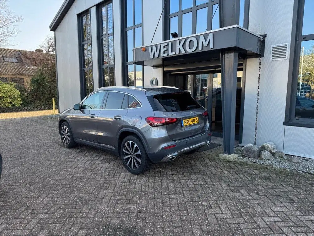 Mercedes-Benz GLA e EQ Headup uit 2021, foto 4