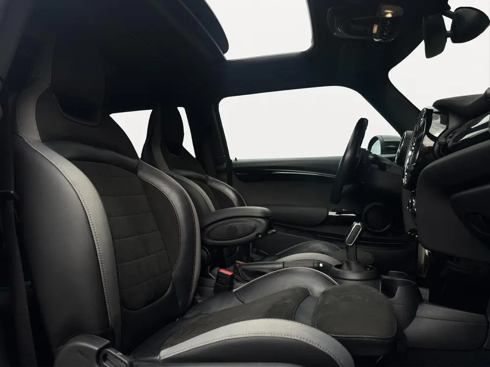 Mini 3-Deurs 2.0 Cooper S 192PK John Cooper Works Pano Schaa uit 2019, foto 14
