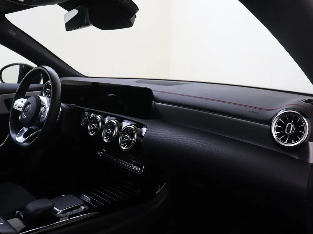 Mercedes-Benz CLA 200 Business Solution AMG uit 2020, foto 5